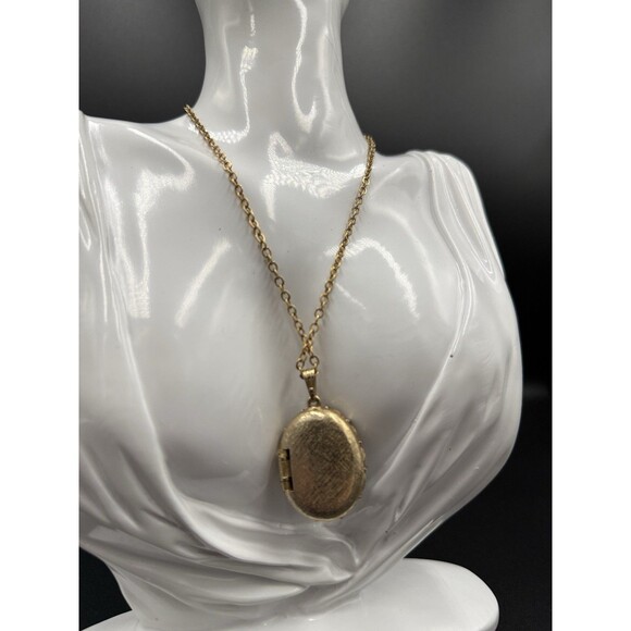 Luzier Vintage Cameo Solid Perfume Locket Gold Tone Pendant - Picture 3 of 6